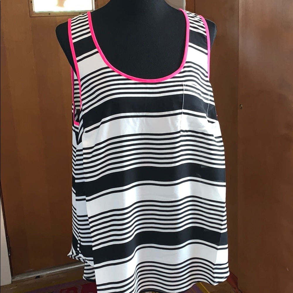 TORRID black and white striped pocket tank top - Picture 4 of 7